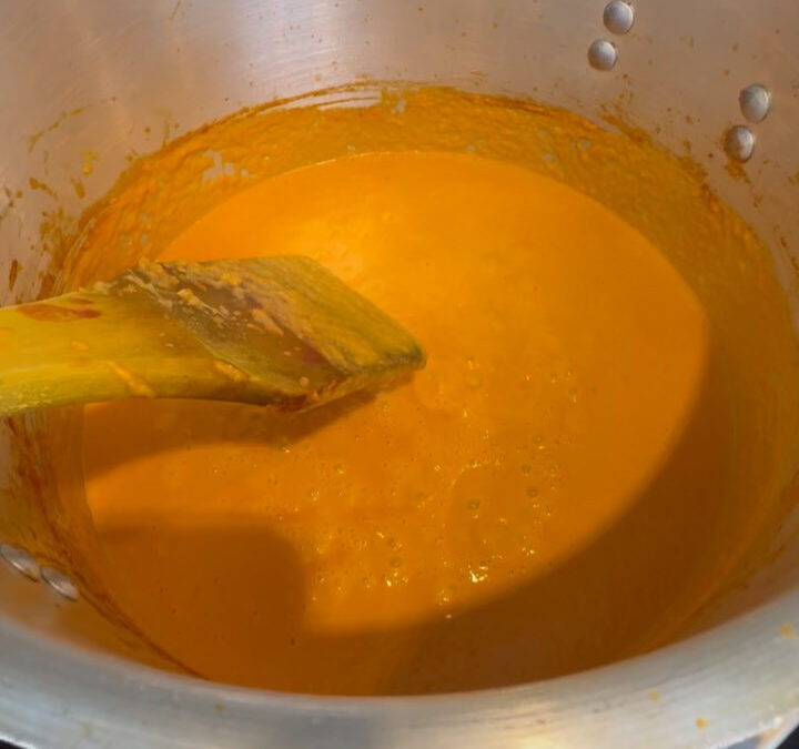 今週の週替わり数量限定カレーはバターチキンです！